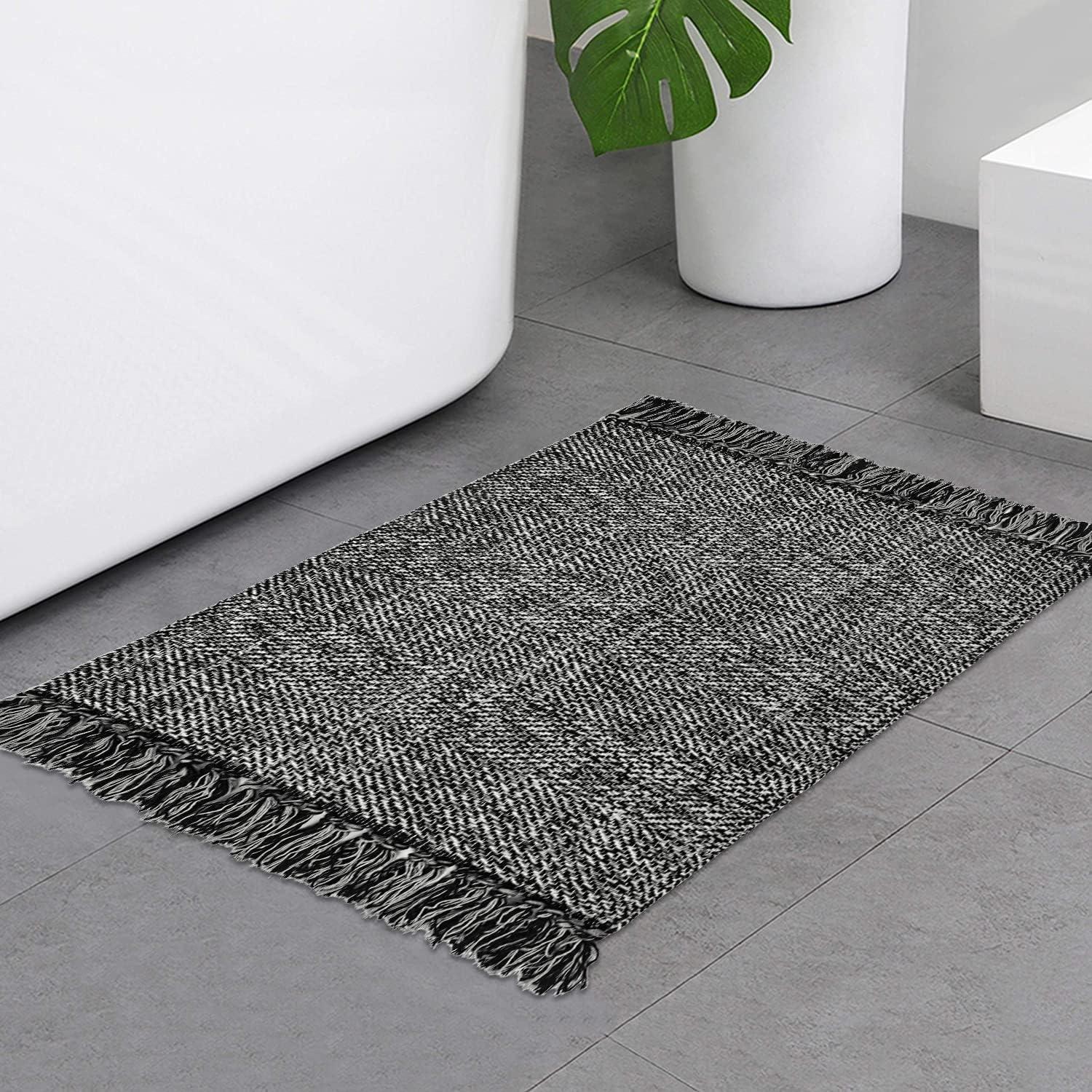 Collive Comfy Area Rug 4' x 6', Tan/Cream Woven Cotton Bedroom Rugs, Modern Indoor Accent Rug Floor Carpet with Tassel for Living Room, Nursery Room, Dining Room, Bedside, Office, Patio Decor