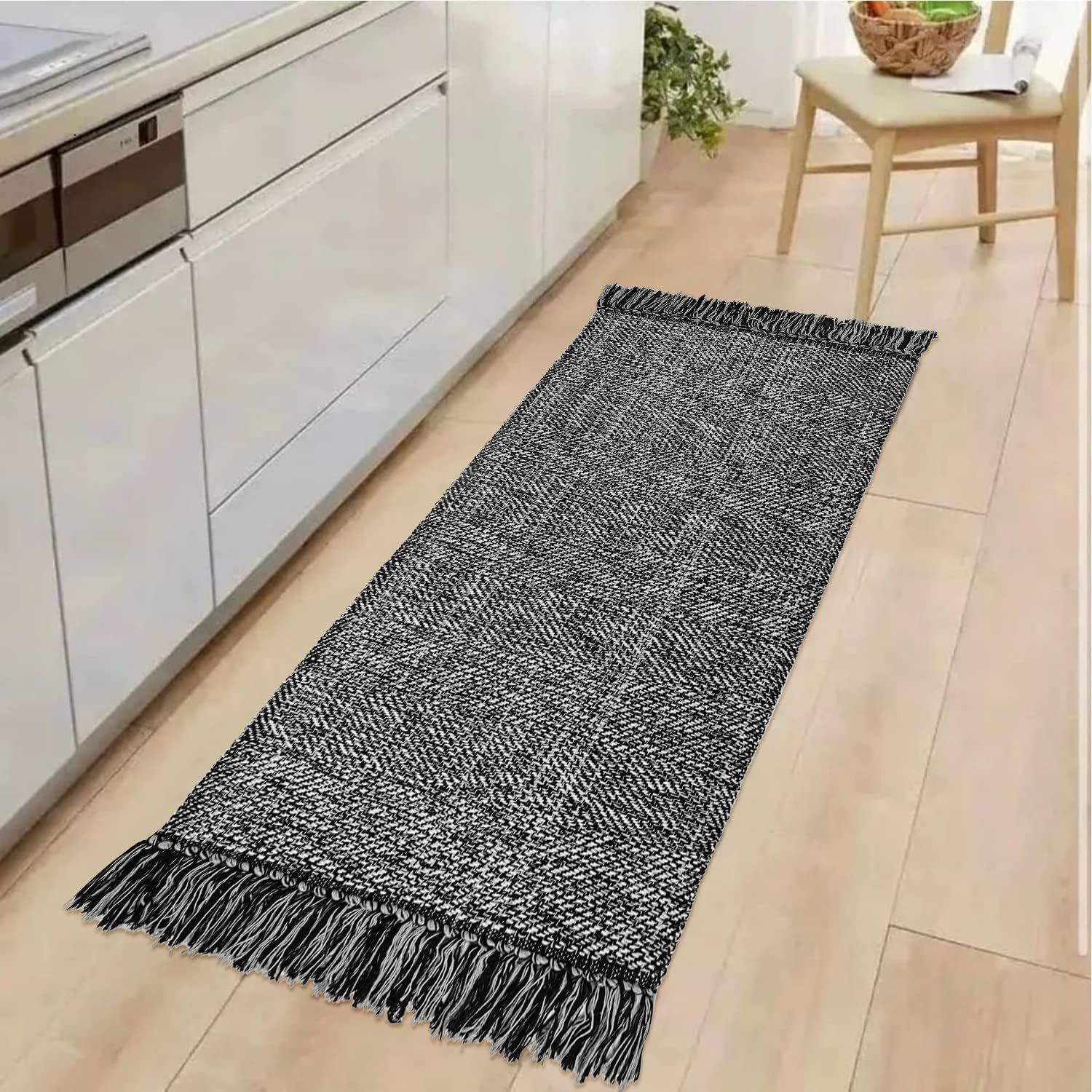 Collive Comfy Area Rug 4' x 6', Tan/Cream Woven Cotton Bedroom Rugs, Modern Indoor Accent Rug Floor Carpet with Tassel for Living Room, Nursery Room, Dining Room, Bedside, Office, Patio Decor