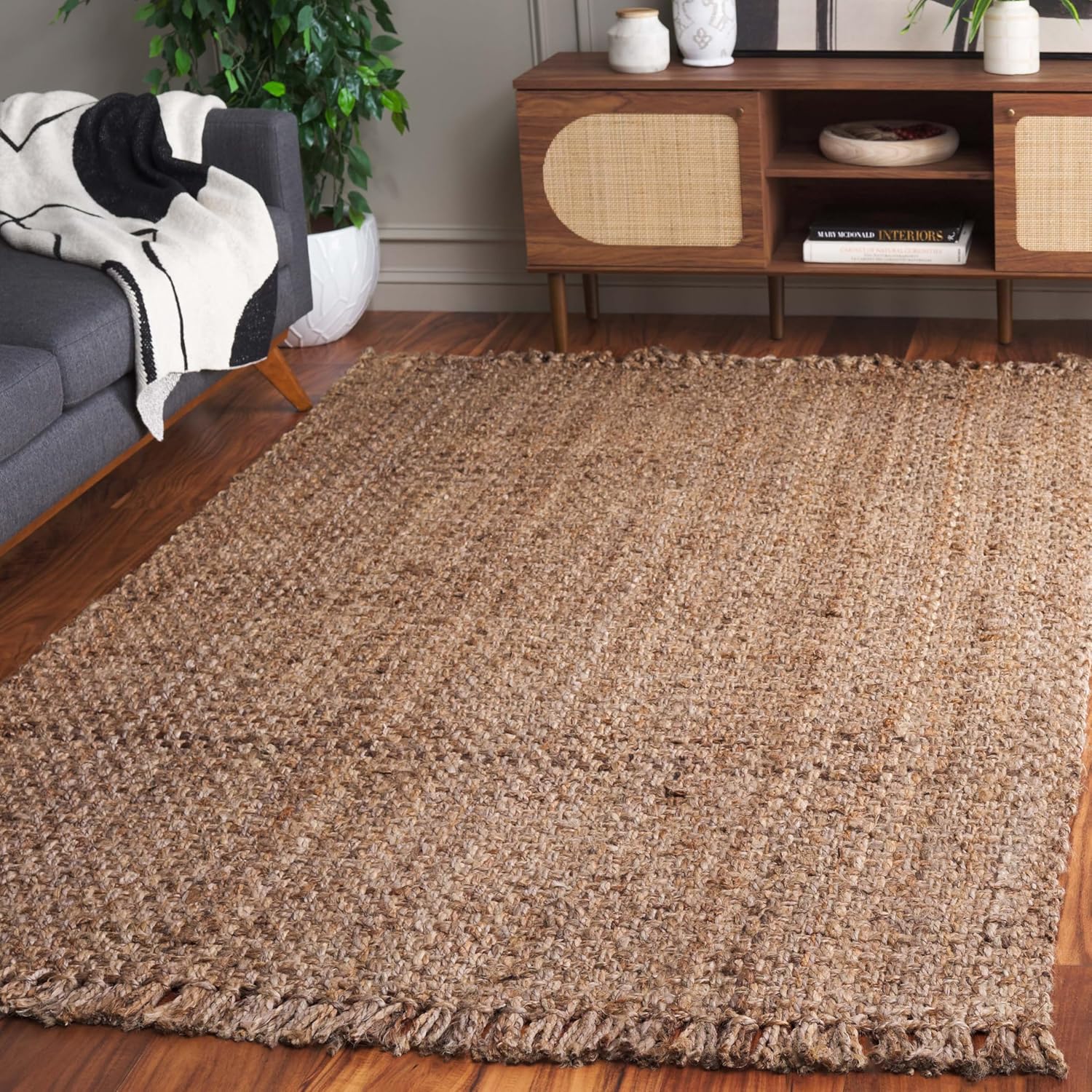 SAFAVIEH Natural Fiber Collection Area Rug - 5' x 8', Natural, Handmade Tassel Jute, Ideal for High Traffic Areas in Living Room, Bedroom (NF467A)