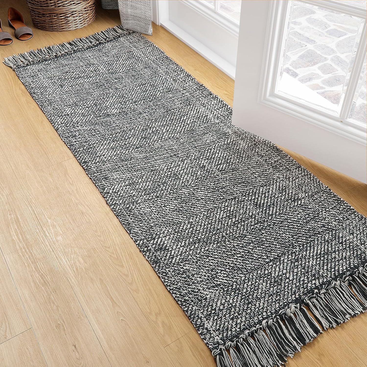Collive Comfy Area Rug 4' x 6', Tan/Cream Woven Cotton Bedroom Rugs, Modern Indoor Accent Rug Floor Carpet with Tassel for Living Room, Nursery Room, Dining Room, Bedside, Office, Patio Decor