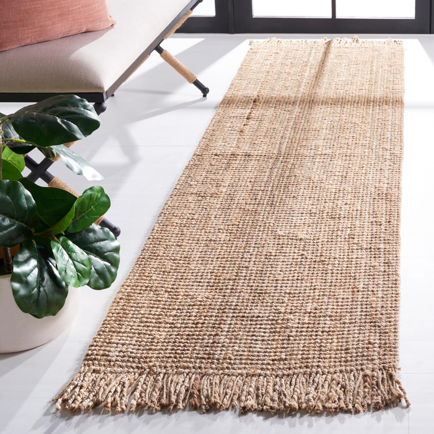 SAFAVIEH Natural Fiber Collection Area Rug - 5' x 8', Natural, Handmade Woven Fringe Jute, Ideal for High Traffic Areas in Living Room, Bedroom (NF809A)